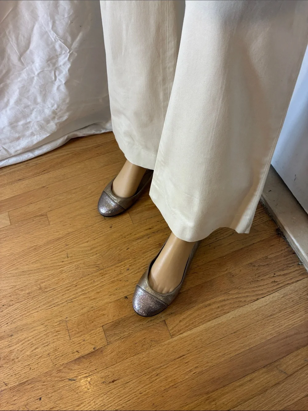 Stunning Jimmy Choo Metallic tan-blush-Gold leather Glitter Cap-Toe Flats